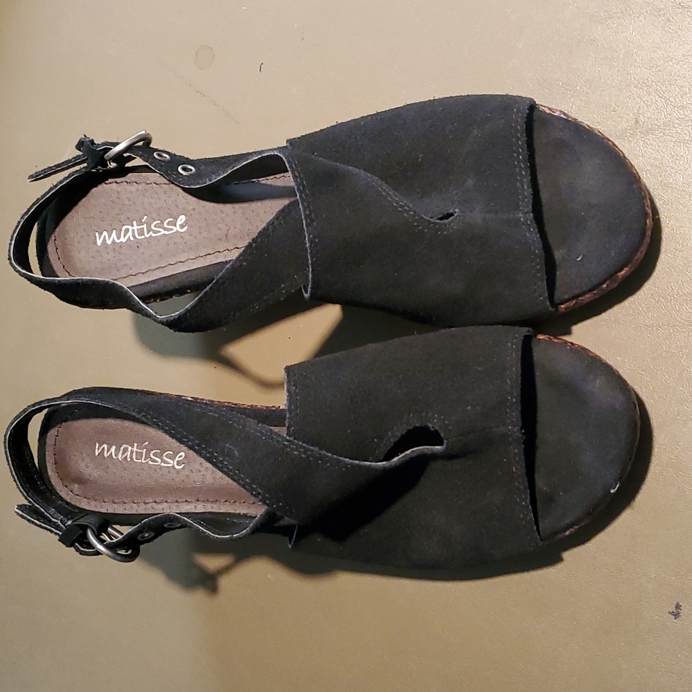 Matisse black wedge sling back size 8.5